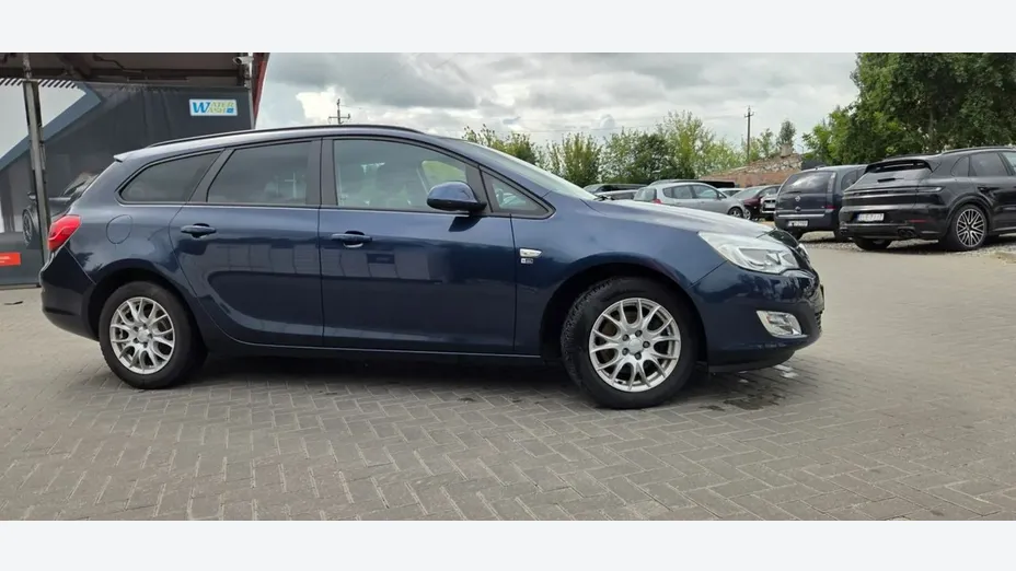 OPEL Astra -