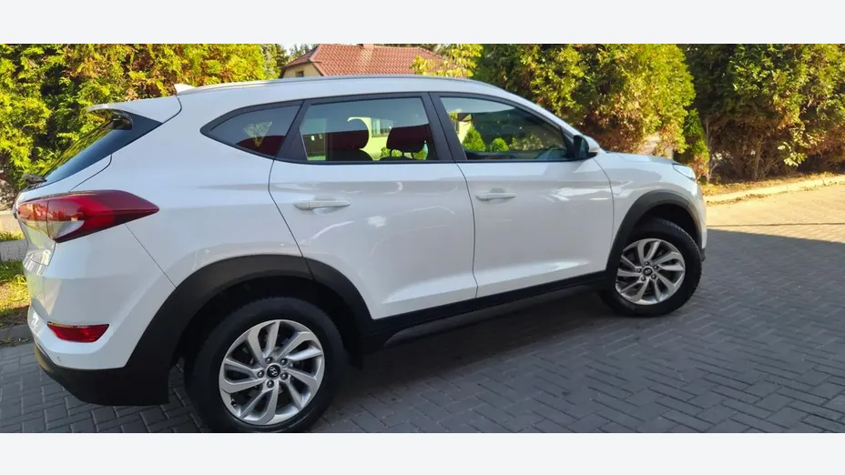 HYUNDAI Tucson -