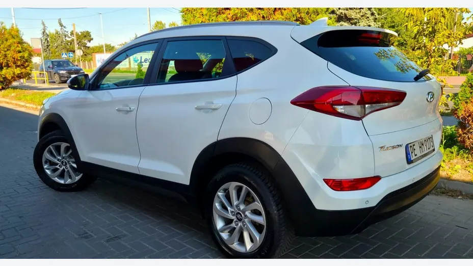 HYUNDAI Tucson -