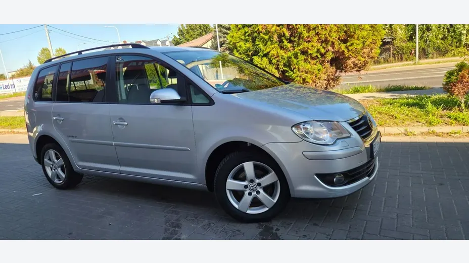 VOLKSWAGEN Touran -