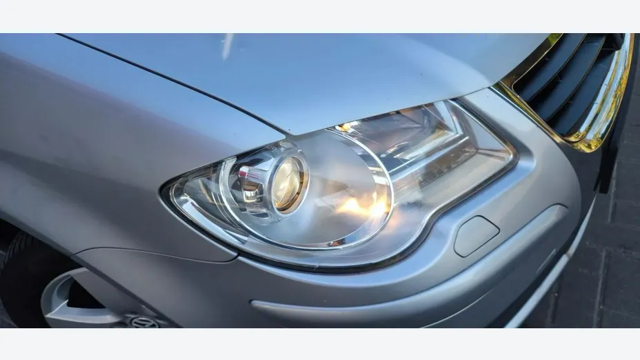 VOLKSWAGEN Touran -
