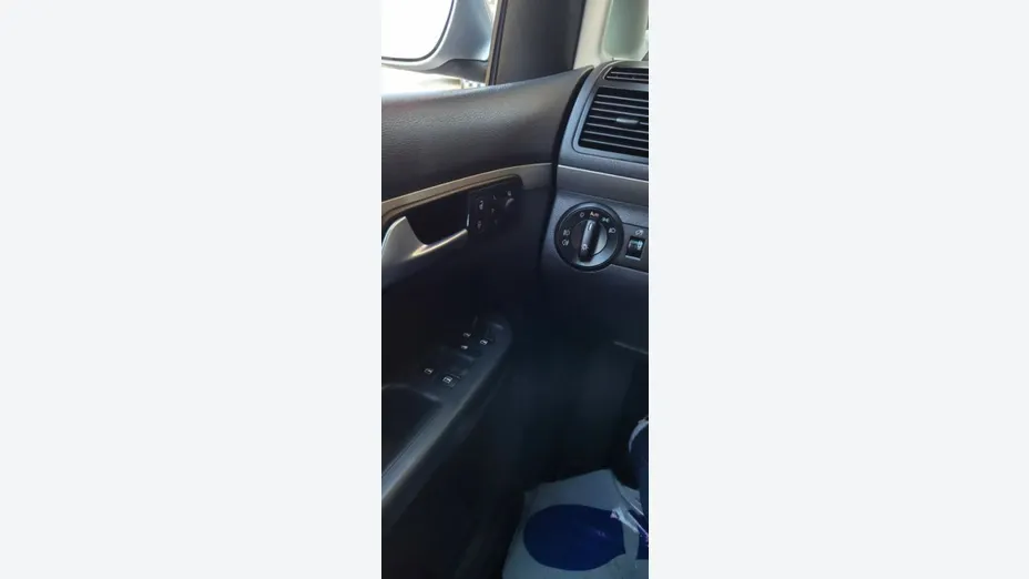 VOLKSWAGEN Touran -