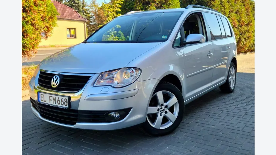 VOLKSWAGEN Touran -