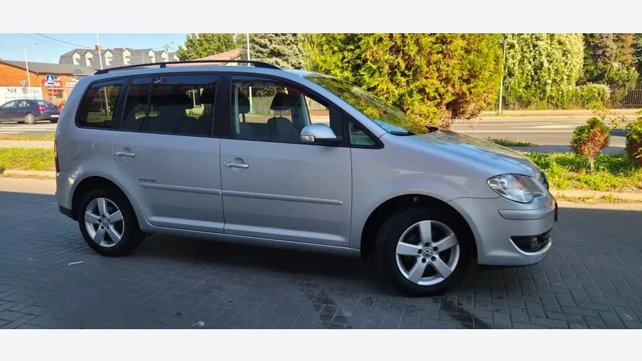 VOLKSWAGEN Touran -