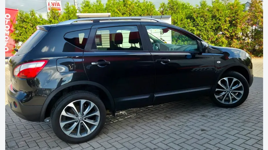 NISSAN Qashqai -