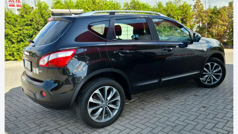 NISSAN Qashqai -