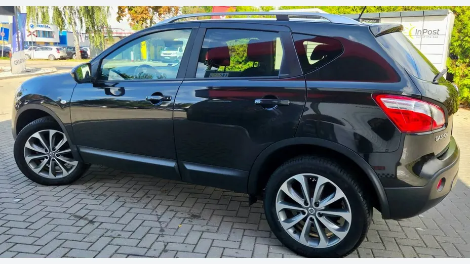 NISSAN Qashqai -