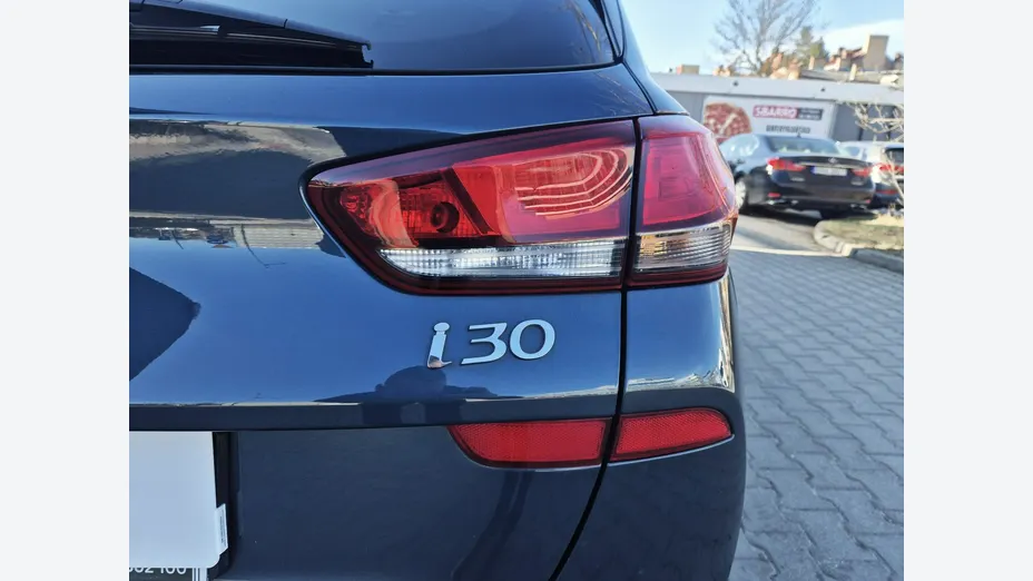 HYUNDAI i30 -
