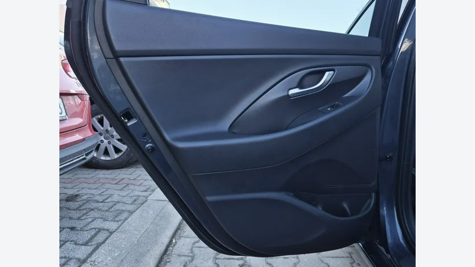 HYUNDAI i30 -