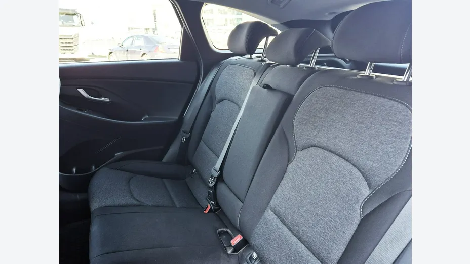 HYUNDAI i30 -