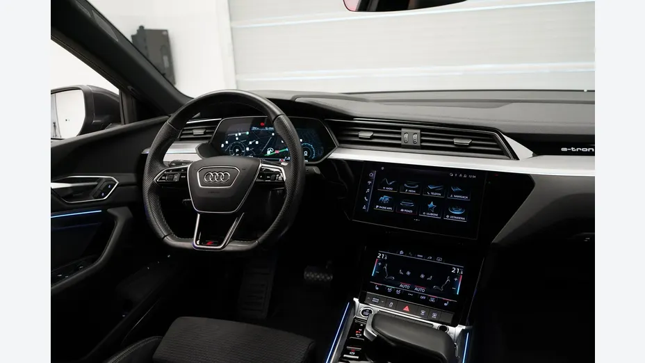 AUDI e-tron Sportback -
