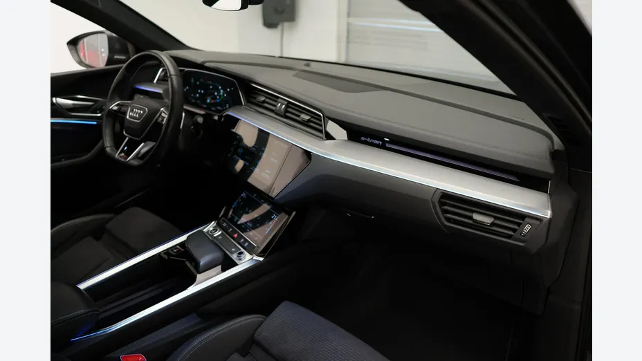 AUDI e-tron Sportback -