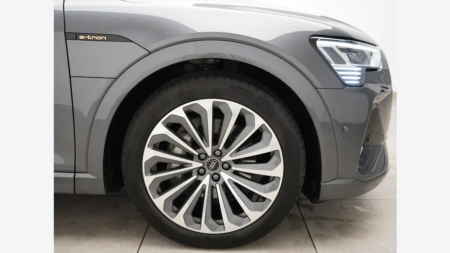 AUDI e-tron Sportback -