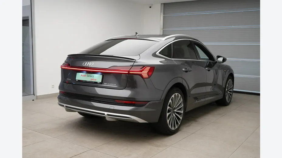 AUDI e-tron Sportback -