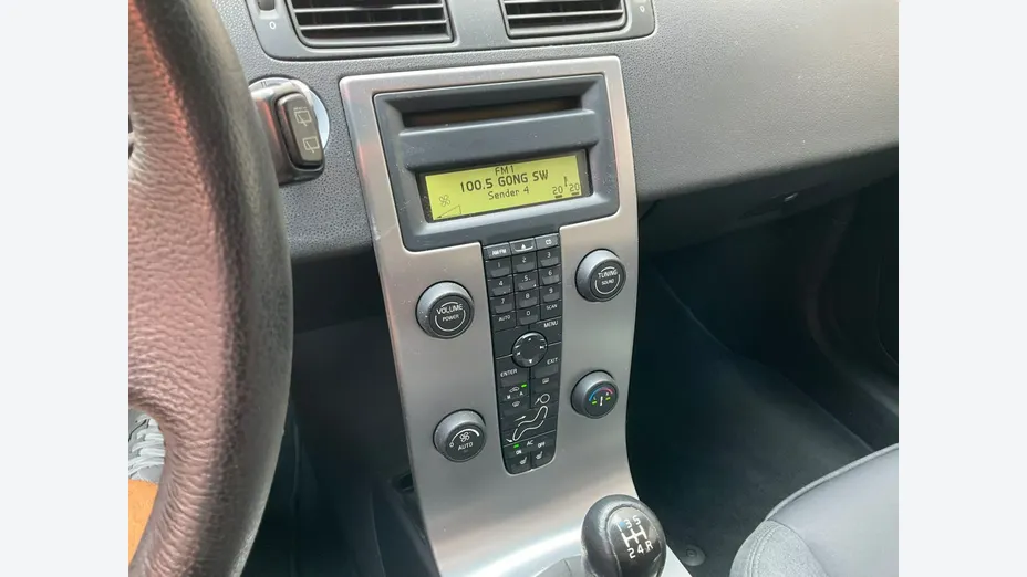 VOLVO V50 -