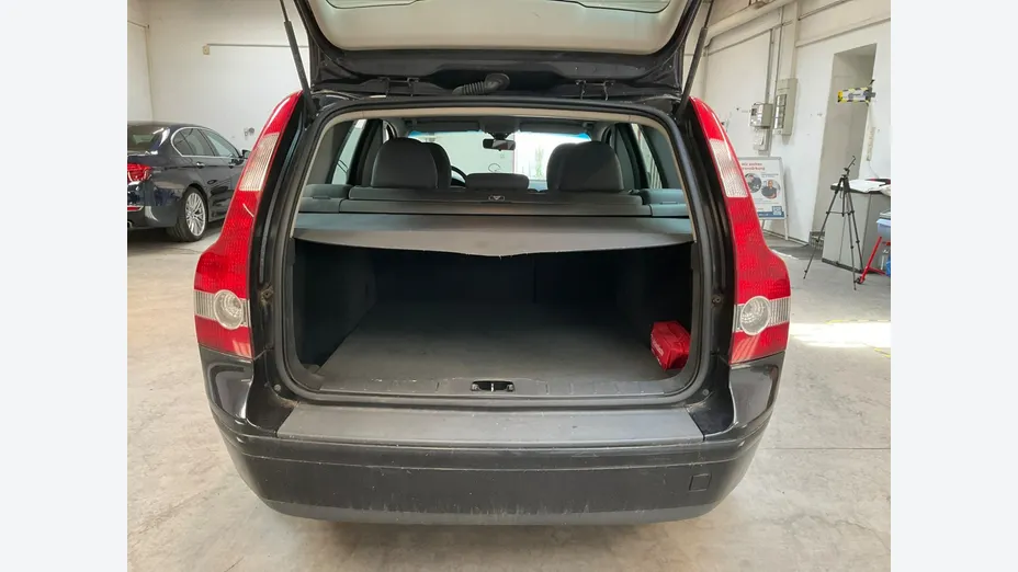 VOLVO V50 -