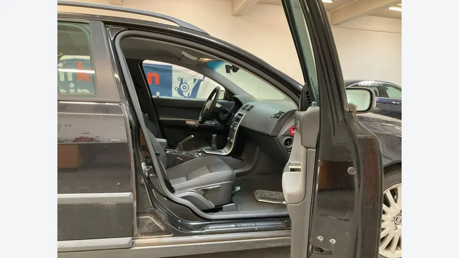 VOLVO V50 -