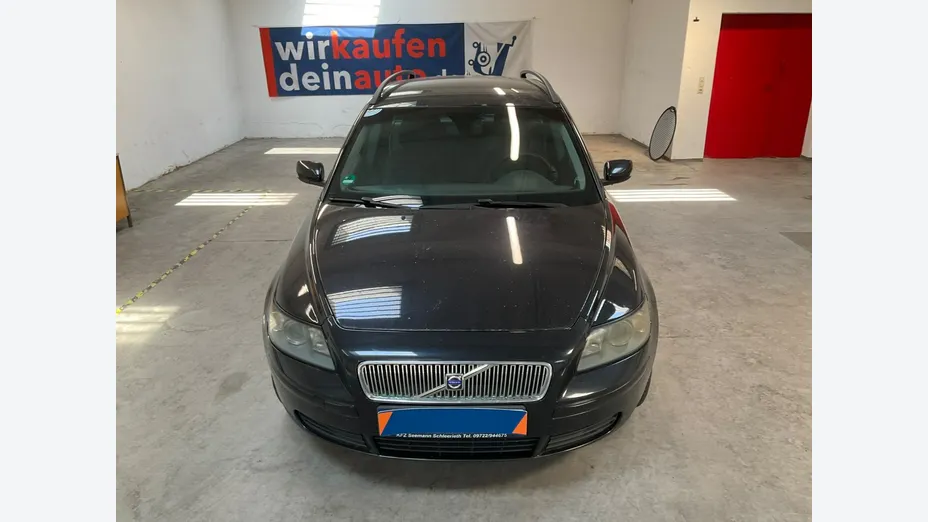 VOLVO V50 -