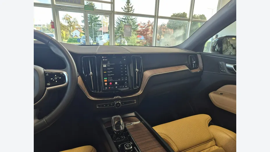 VOLVO XC60 -