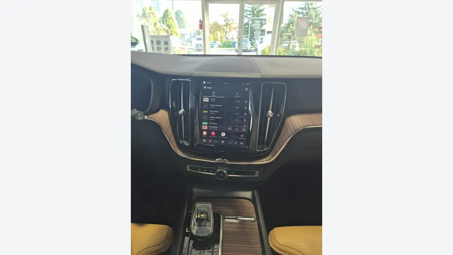 VOLVO XC60 -