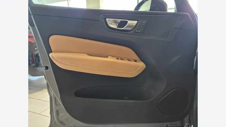 VOLVO XC60 -