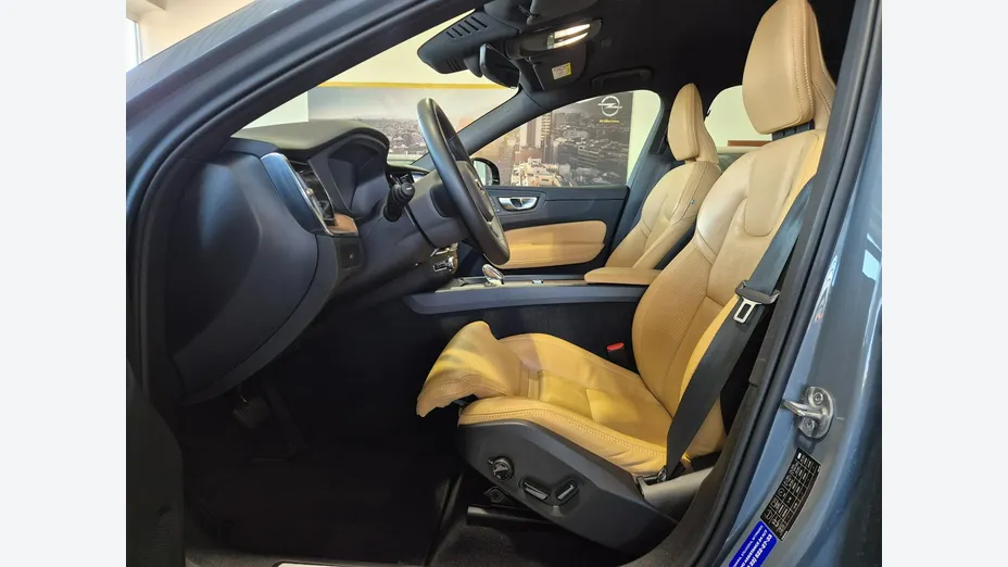 VOLVO XC60 -