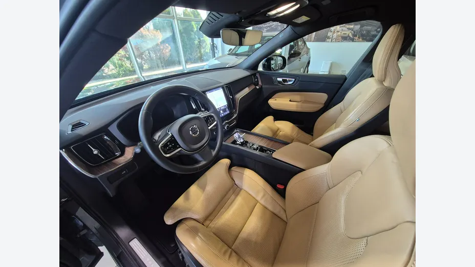 VOLVO XC60 -