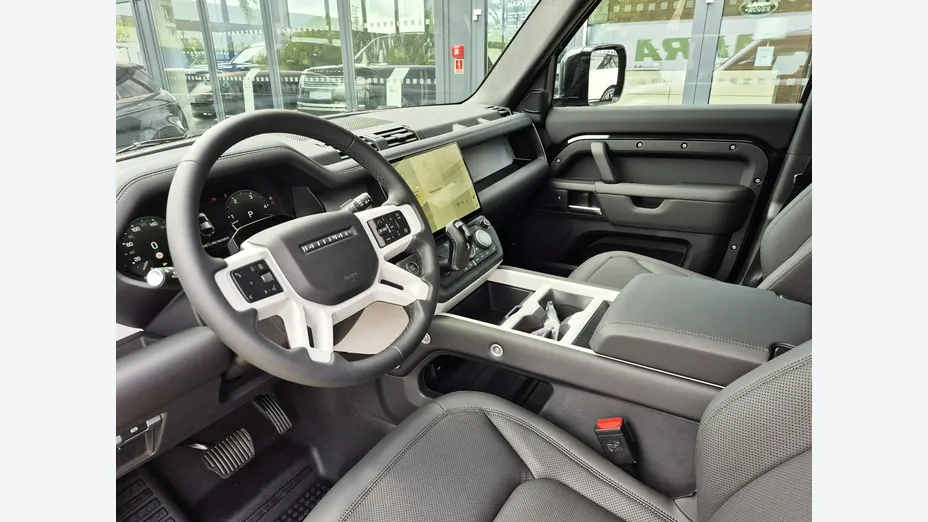 LAND ROVER Defender -