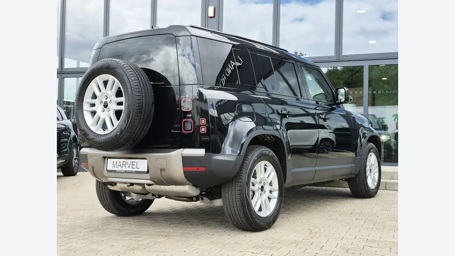 LAND ROVER Defender -