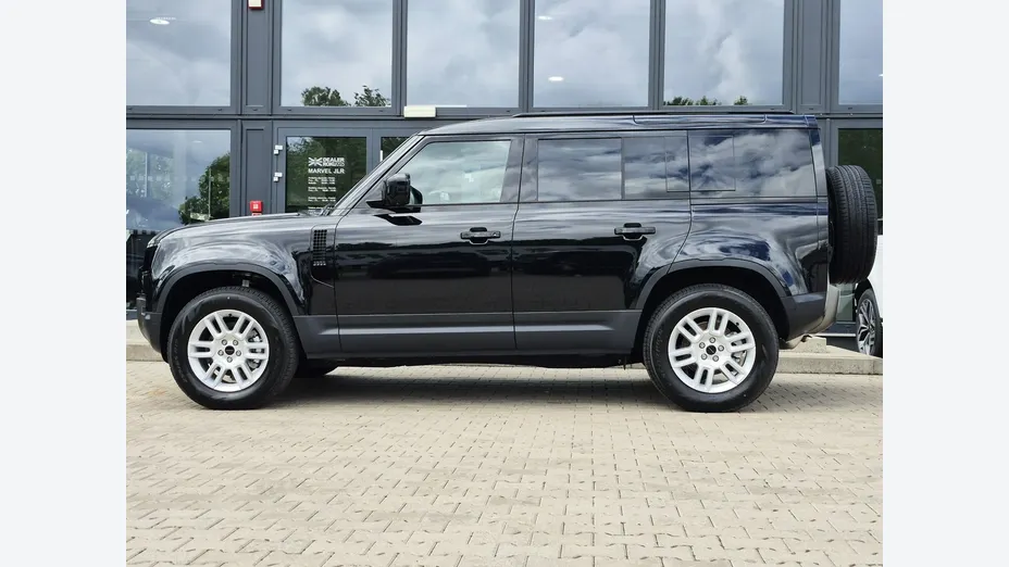 LAND ROVER Defender -
