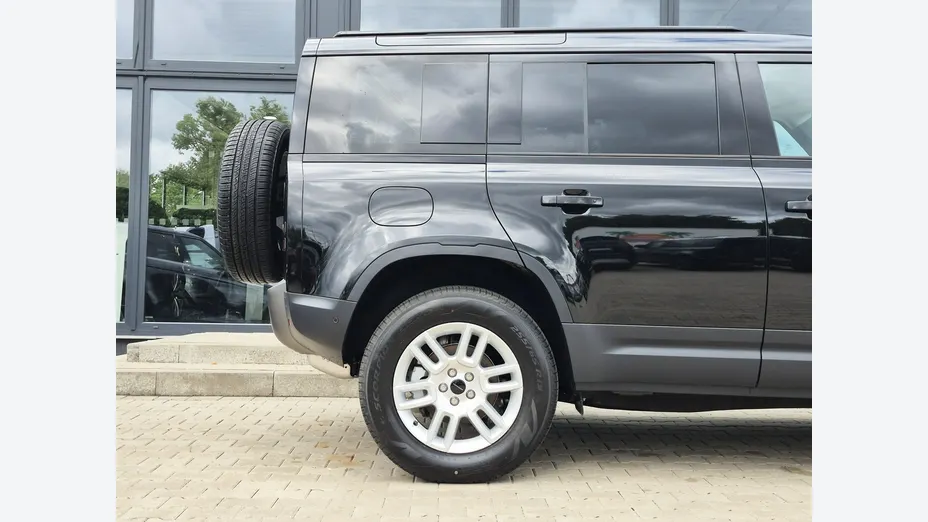 LAND ROVER Defender -