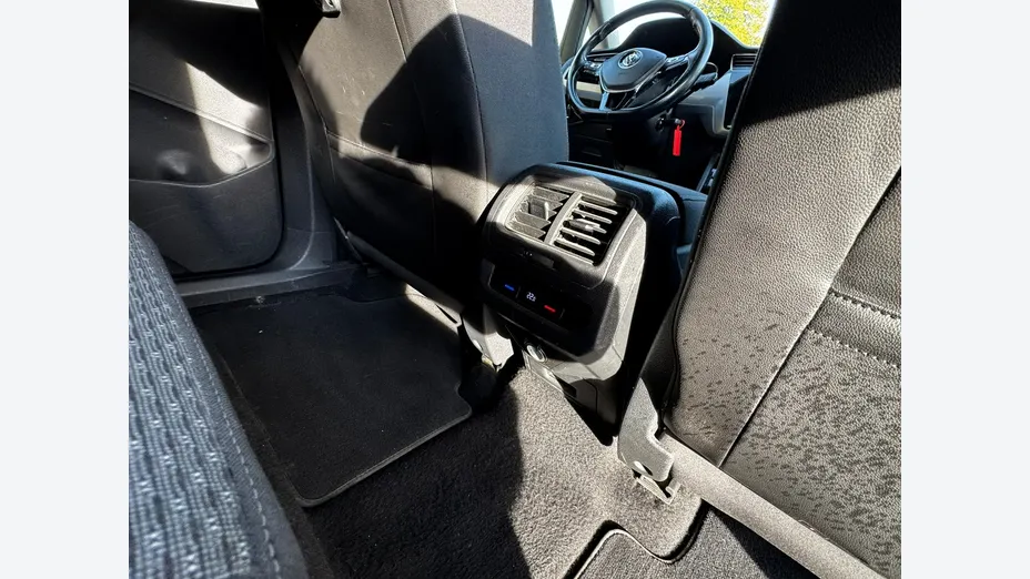 VOLKSWAGEN Touran -
