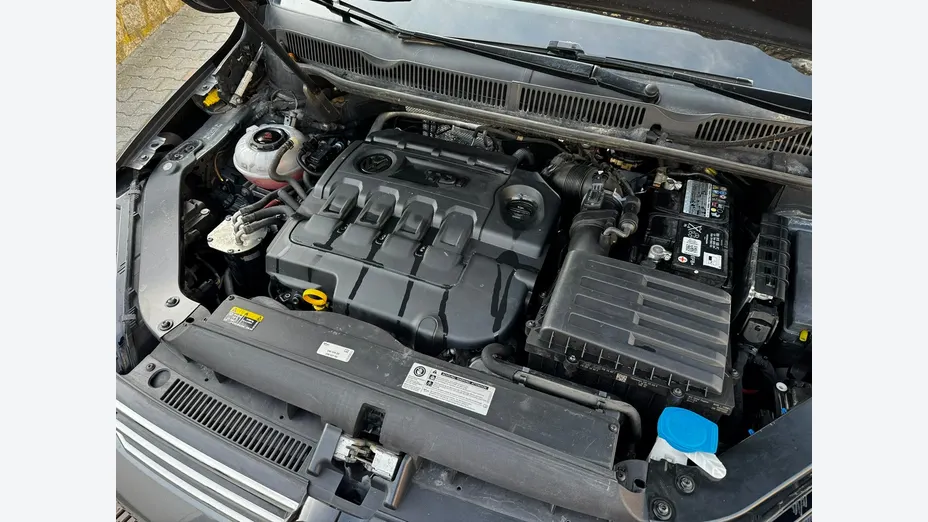 VOLKSWAGEN Touran -
