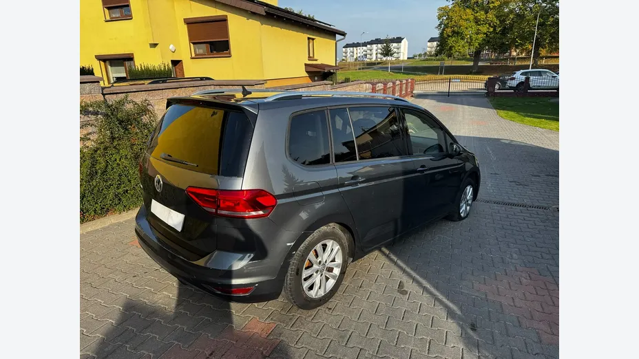 VOLKSWAGEN Touran -