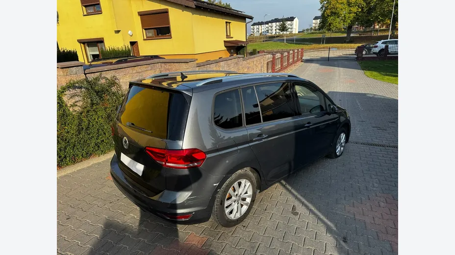 VOLKSWAGEN Touran -