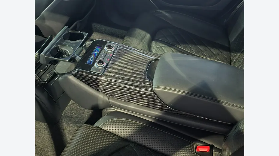 AUDI S8 -