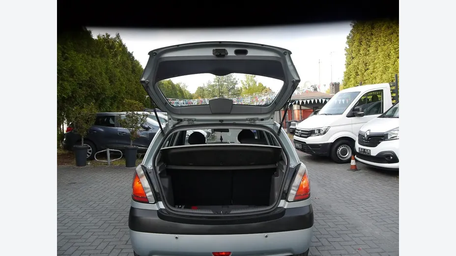 KIA Rio -