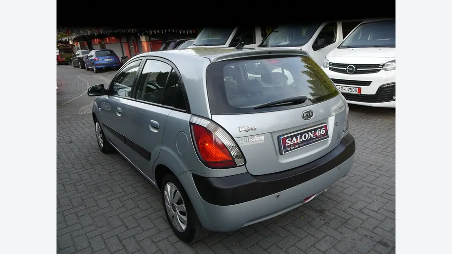 KIA Rio -