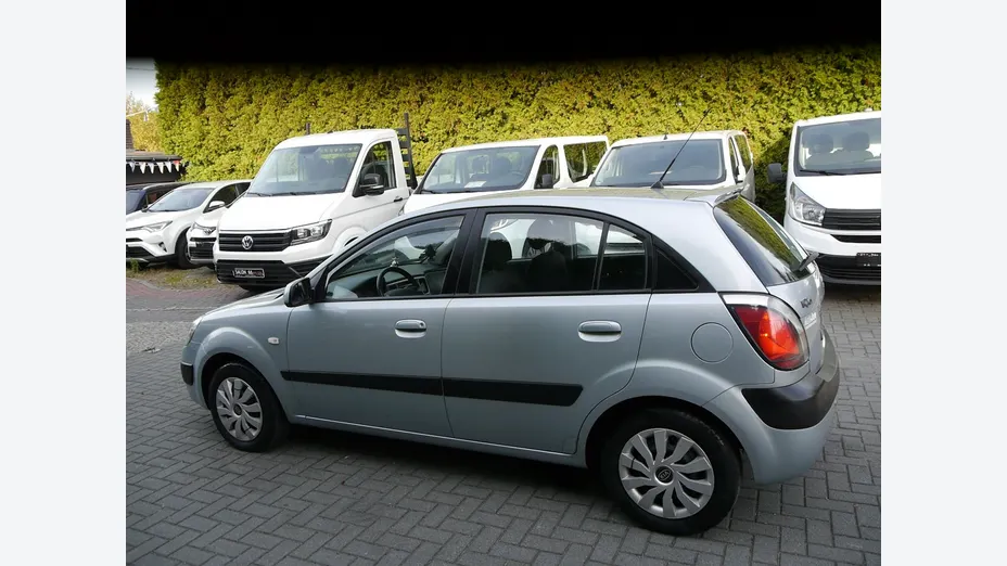 KIA Rio -