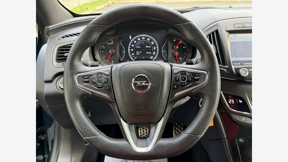 OPEL Insignia -