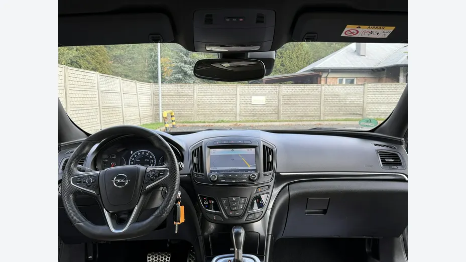 OPEL Insignia -