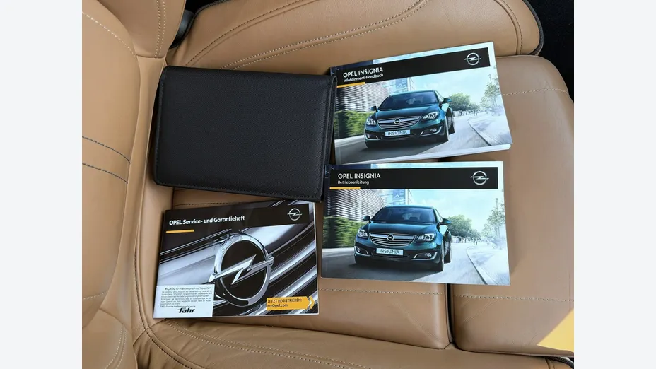 OPEL Insignia -