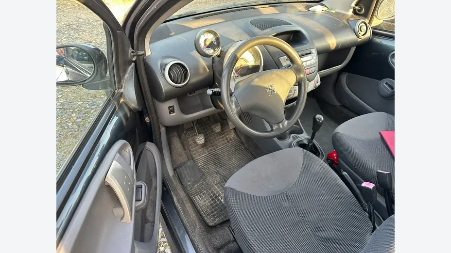 PEUGEOT 107 -