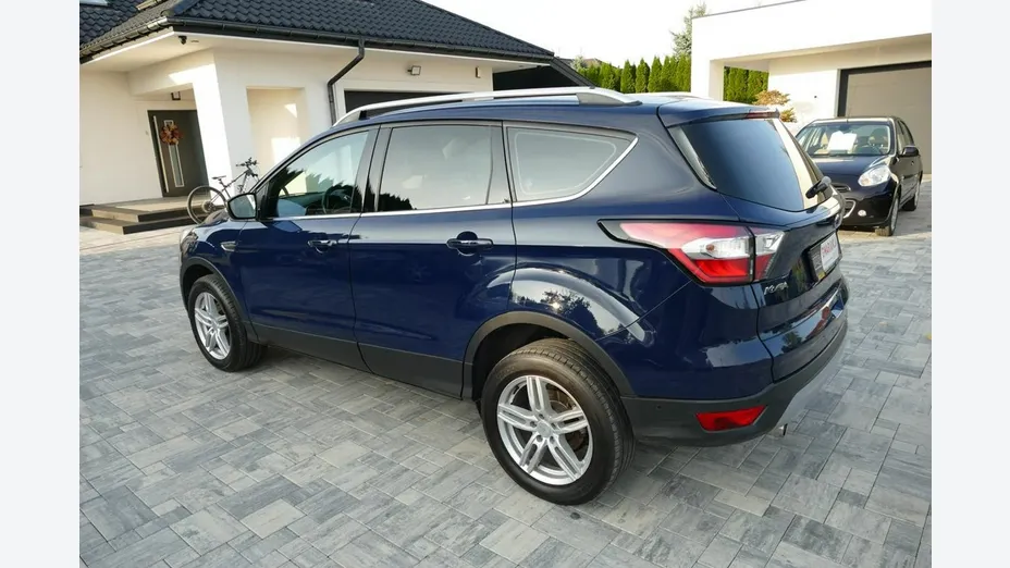 FORD Kuga -