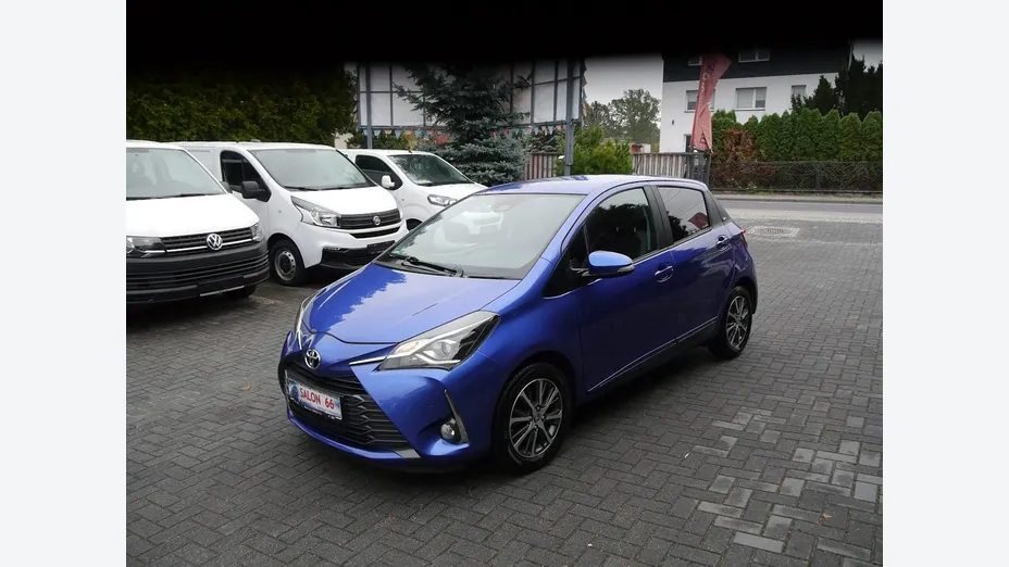 TOYOTA Yaris -