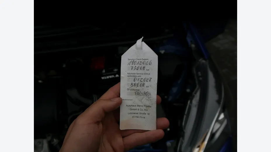 TOYOTA Yaris -