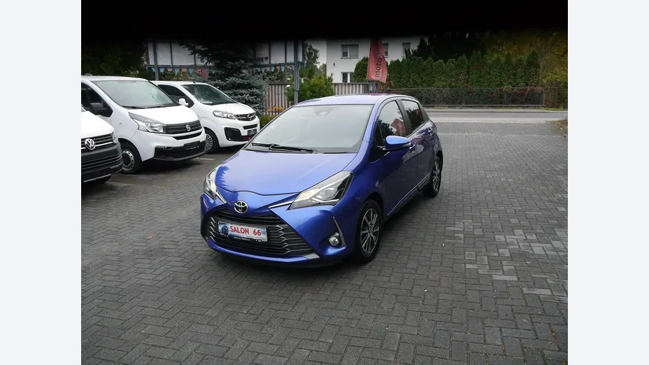 TOYOTA Yaris -