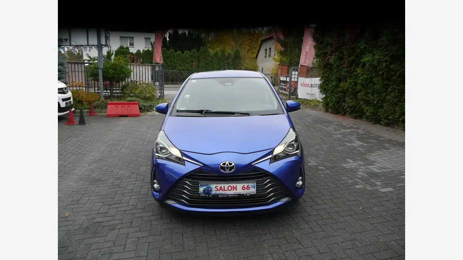 TOYOTA Yaris -