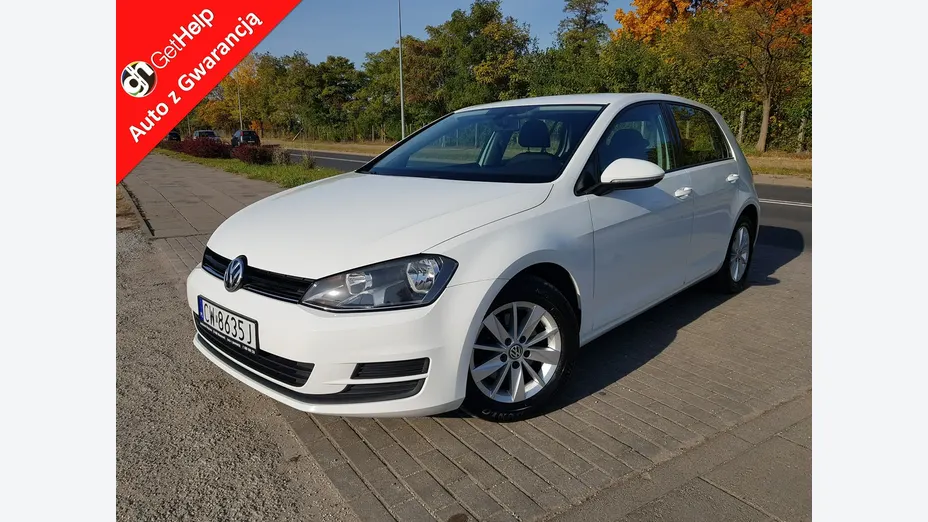 VOLKSWAGEN Golf -