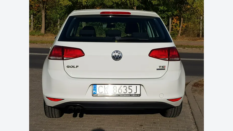VOLKSWAGEN Golf -
